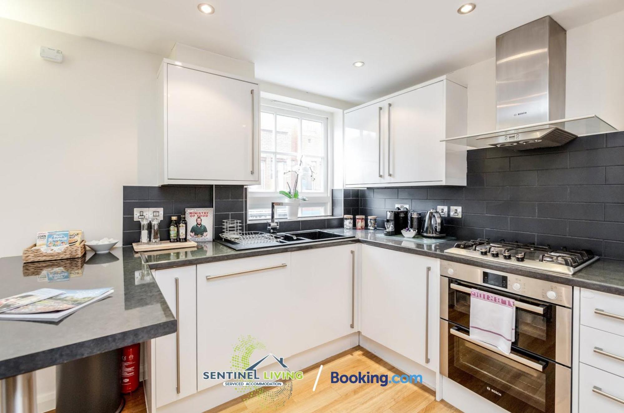 Windsor Flat 2 Bed By Sentinel Living With Free Wifi And Parking Apartment Bagian luar foto