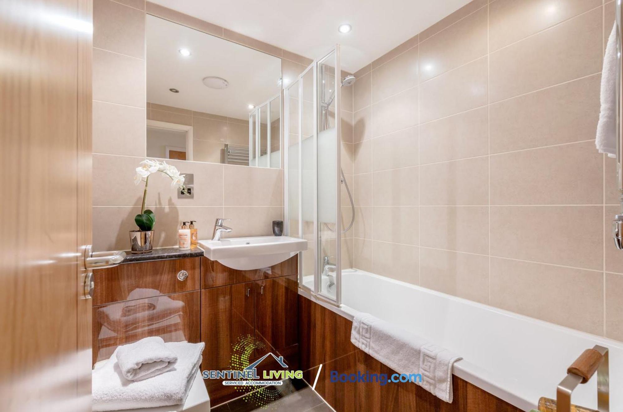 Windsor Flat 2 Bed By Sentinel Living With Free Wifi And Parking Apartment Bagian luar foto