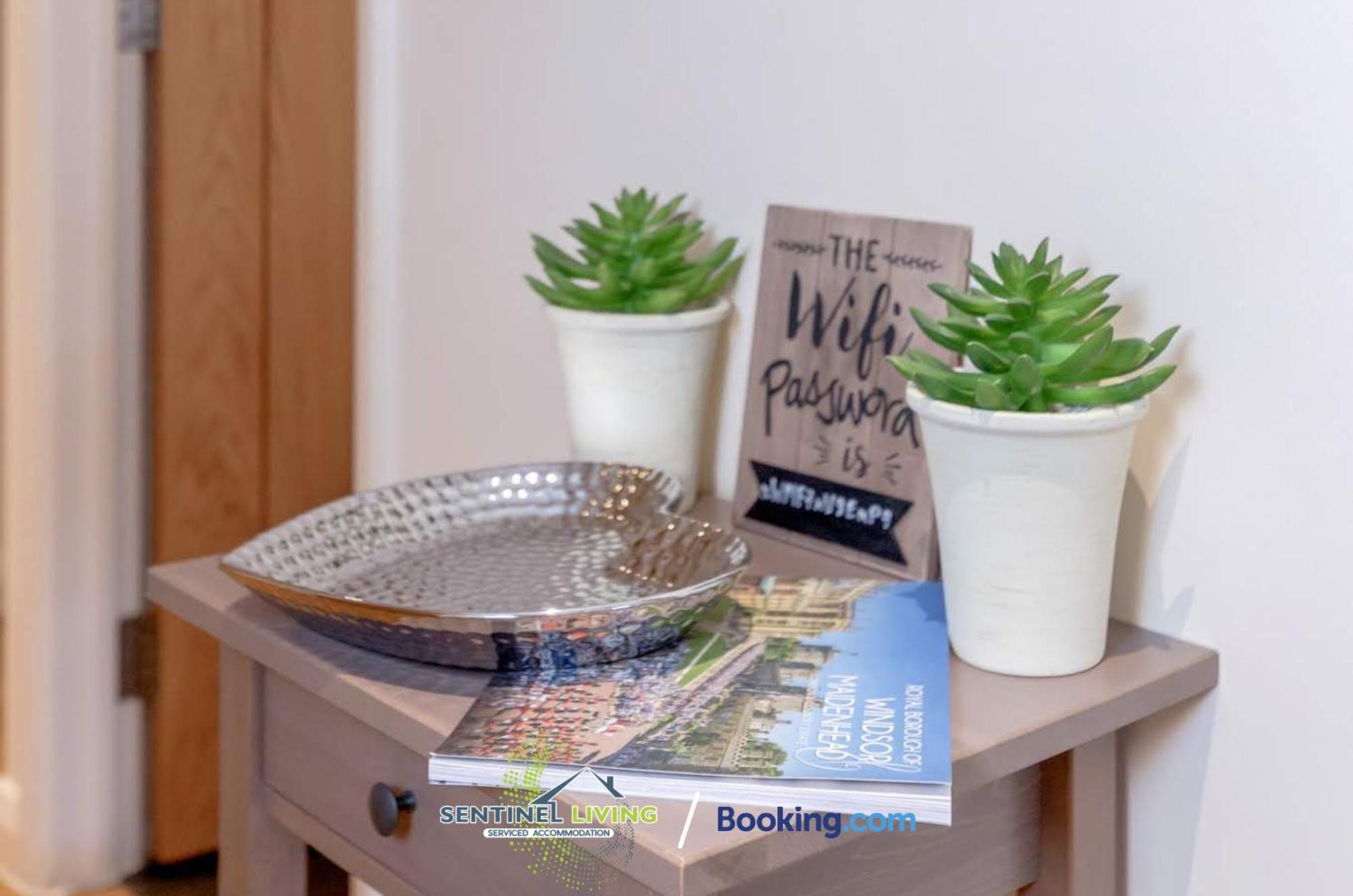 Windsor Flat 2 Bed By Sentinel Living With Free Wifi And Parking Apartment Bagian luar foto